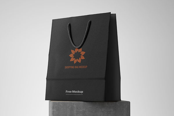 3/4 View of Paper Shopping Bag Mockup