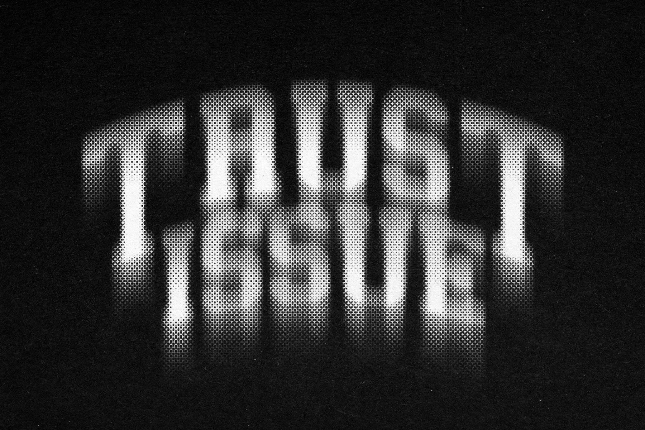 Free Blurred Halftone Text Effect / Logo Mockup PSD Template