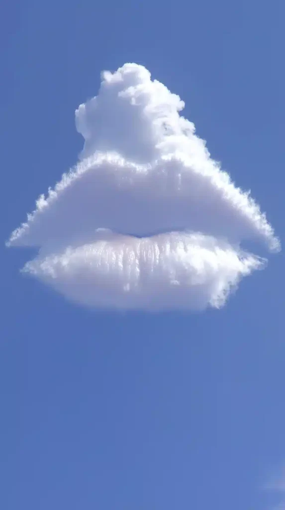 Cloud Kiss Hyperrealism