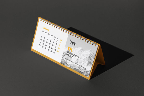 DL Desk Calendar Mockup Put at the 3\4 Angle View