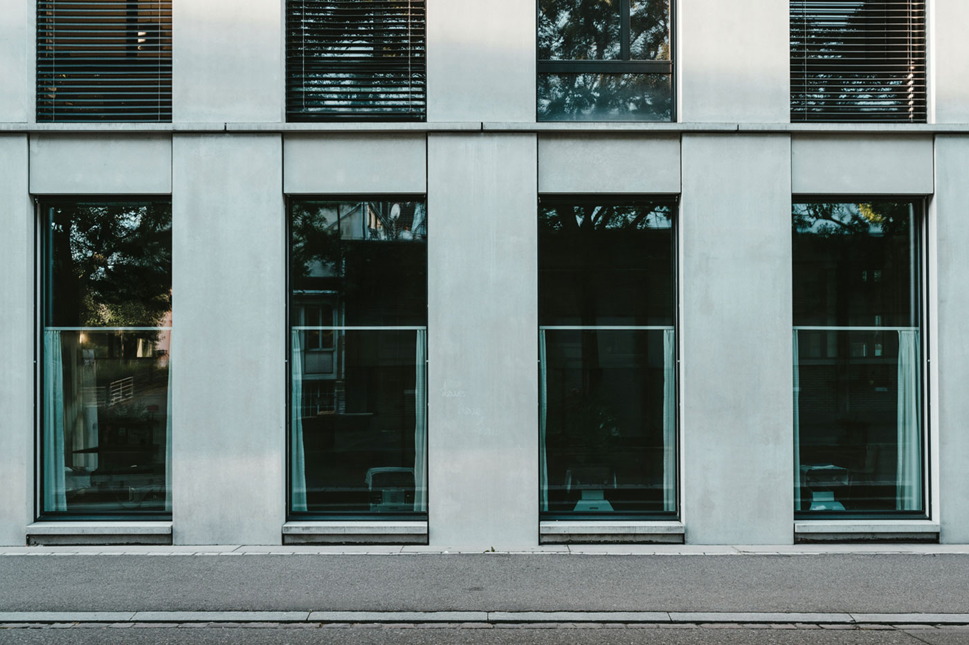 Free Four Front View Window Mockups PSD Template