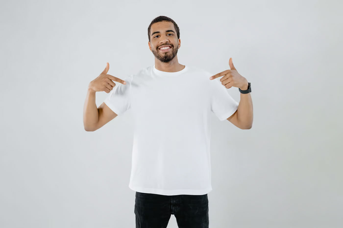 Free Front Sight of Man Wearing T-Shirt Mockup PSD Template