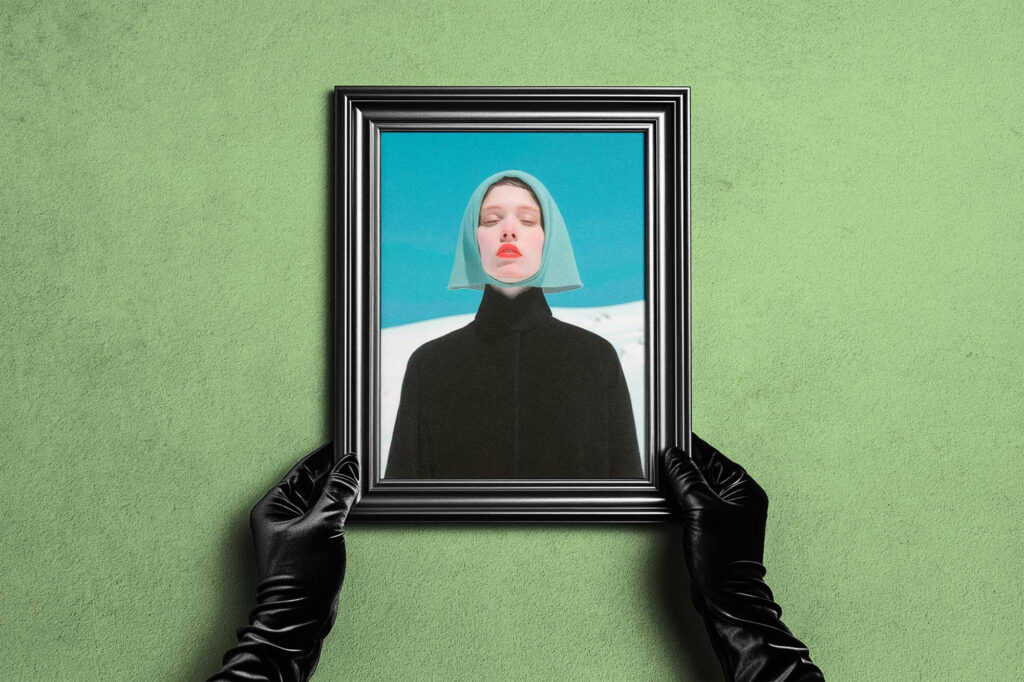 Luxurious Frame Mockup