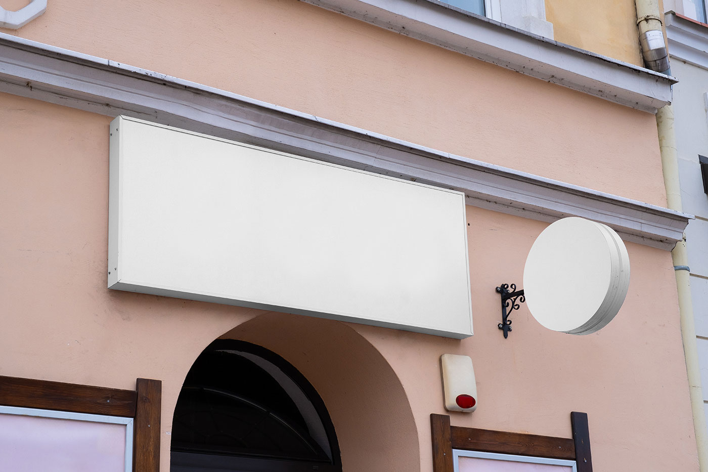 Free Perspective View of Horizontal Banner Mockup with Circle Sign PSD Template