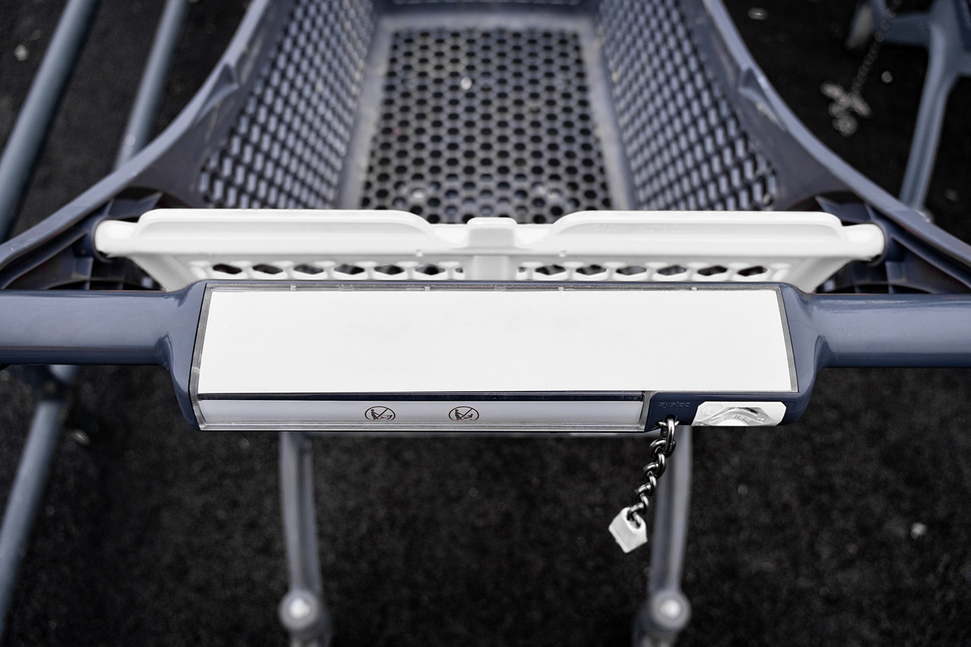 Free Shopping Cart Label Mockup PSD Template
