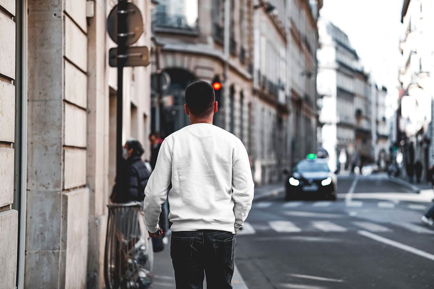 Free Sweatshirt in City Mockup PSD Template