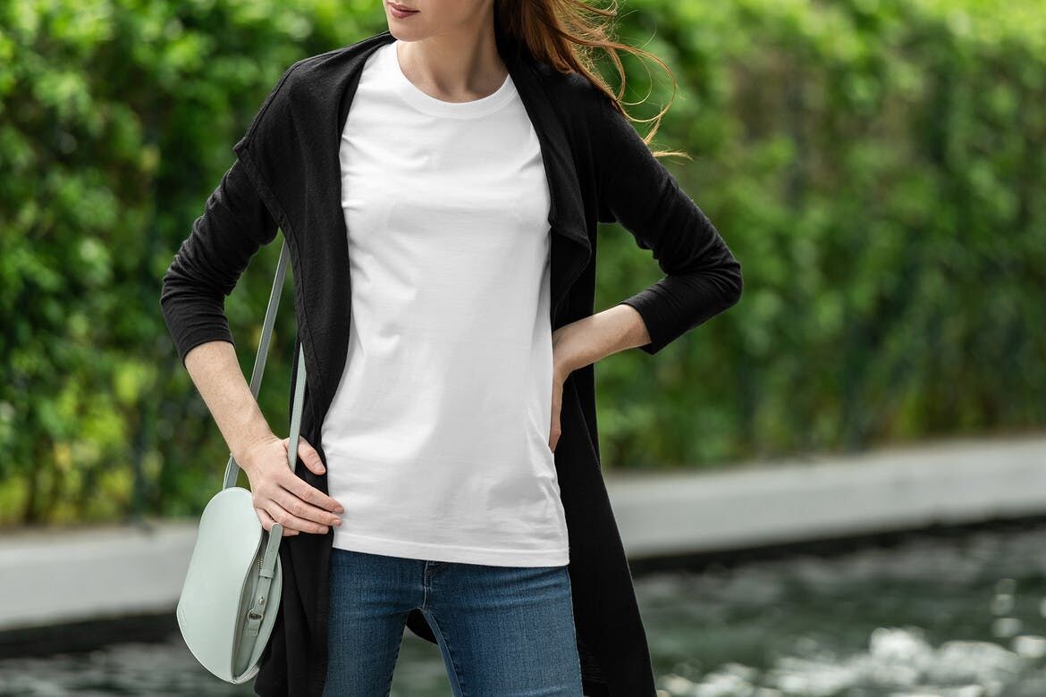Woman Wearing A T-Shirt In Urban Mockup FREE PSD