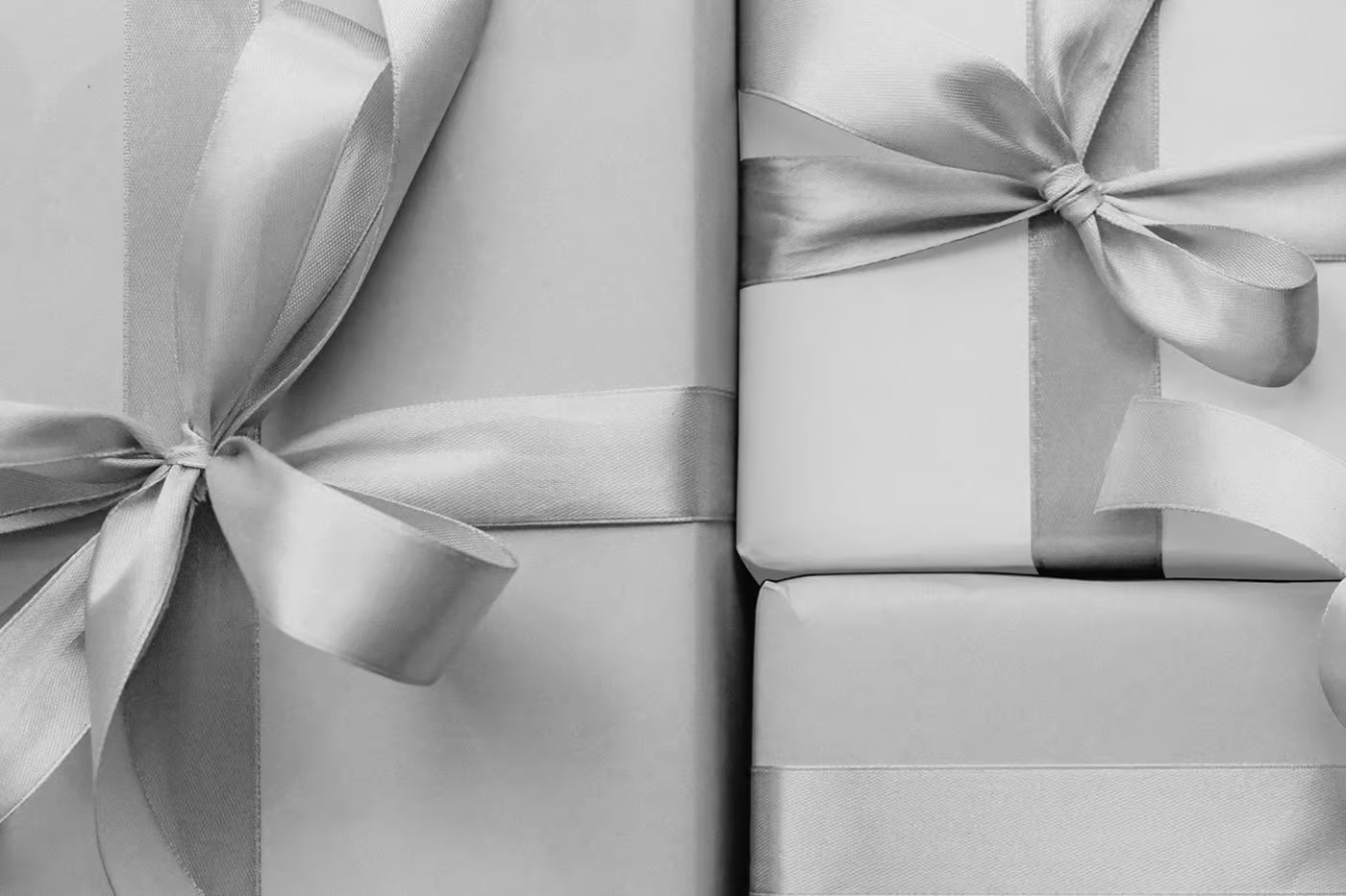 Free Xmas Gift Box Mockups PSD Template